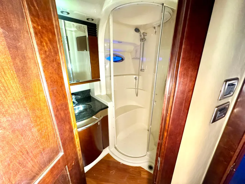 Slide: The Image of Sea Ray 500 Sedan Bridge 2005 - 59