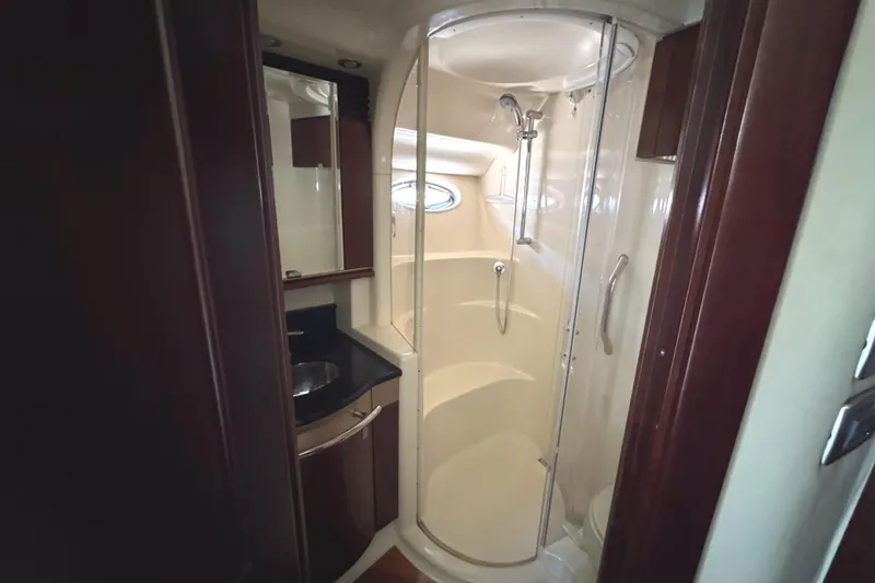 Slide: The Image of Sea Ray 500 Sedan Bridge 2005 - 60