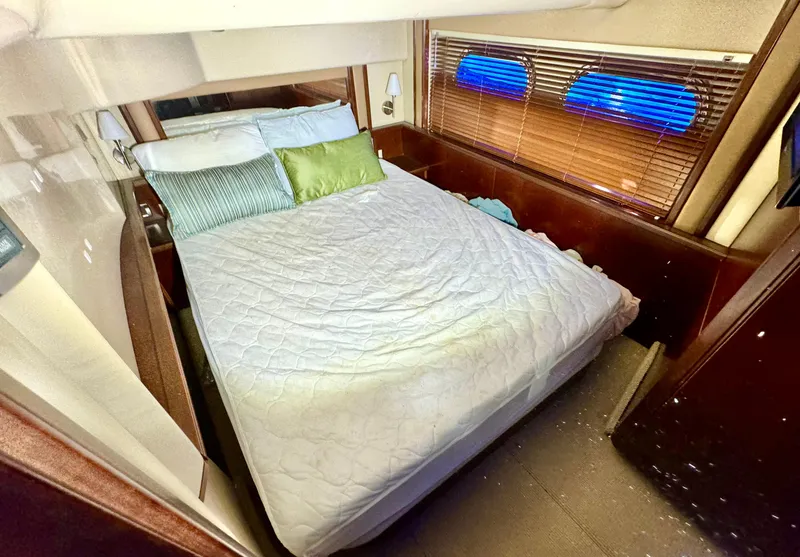 Slide: The Image of Sea Ray 500 Sedan Bridge 2005 - 63