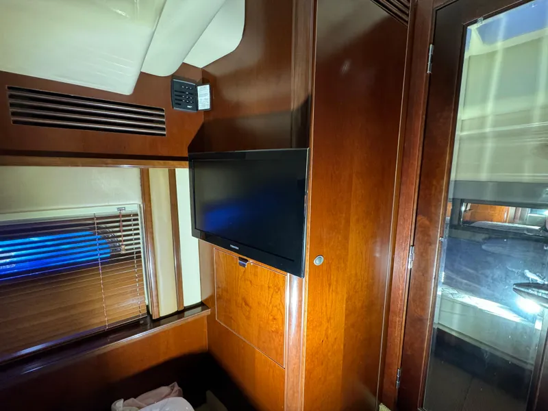 Slide: The Image of Sea Ray 500 Sedan Bridge 2005 - 65