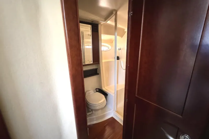 Slide: The Image of Sea Ray 500 Sedan Bridge 2005 - 68