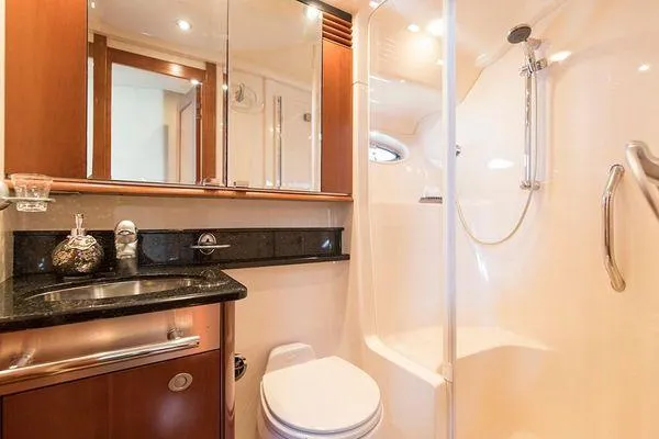 Slide: The Image of Sea Ray 500 Sedan Bridge 2005 - 70