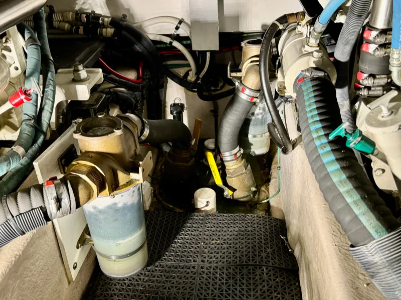 Slide: The Image of Sea Ray 500 Sedan Bridge 2005 - 80