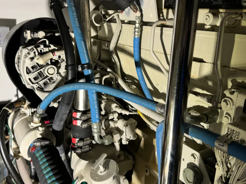 Slide: The Image of Sea Ray 500 Sedan Bridge 2005 - 81