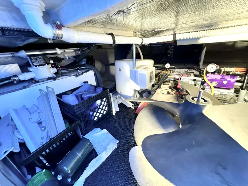 Slide: The Image of Sea Ray 500 Sedan Bridge 2005 - 84