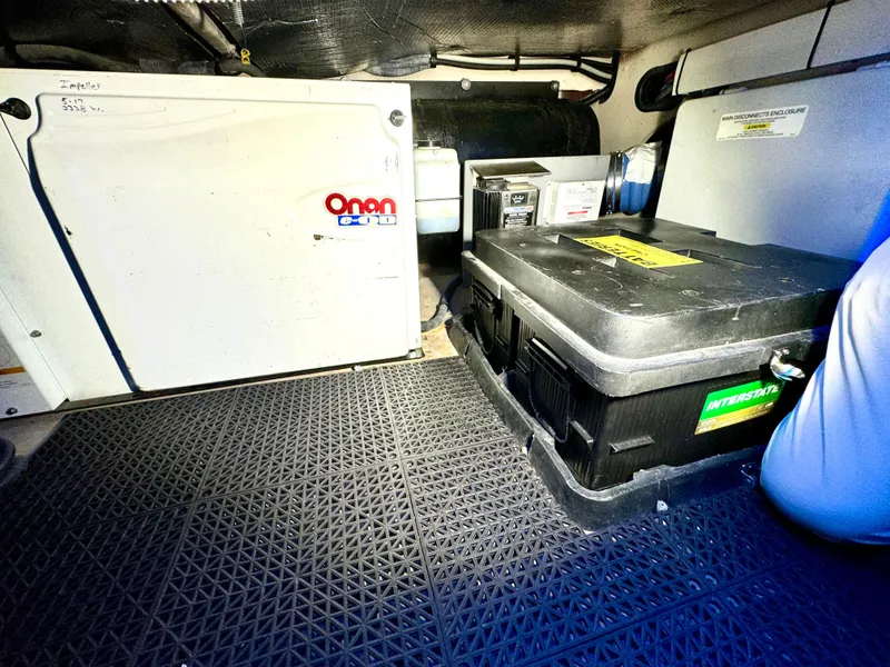 Slide: The Image of Sea Ray 500 Sedan Bridge 2005 - 86