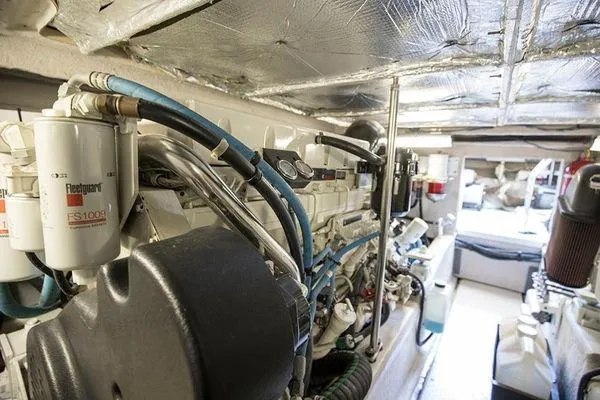 Slide: The Image of Sea Ray 500 Sedan Bridge 2005 - 92