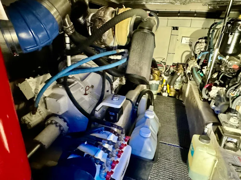 Slide: The Image of Sea Ray 500 Sedan Bridge 2005 - 94