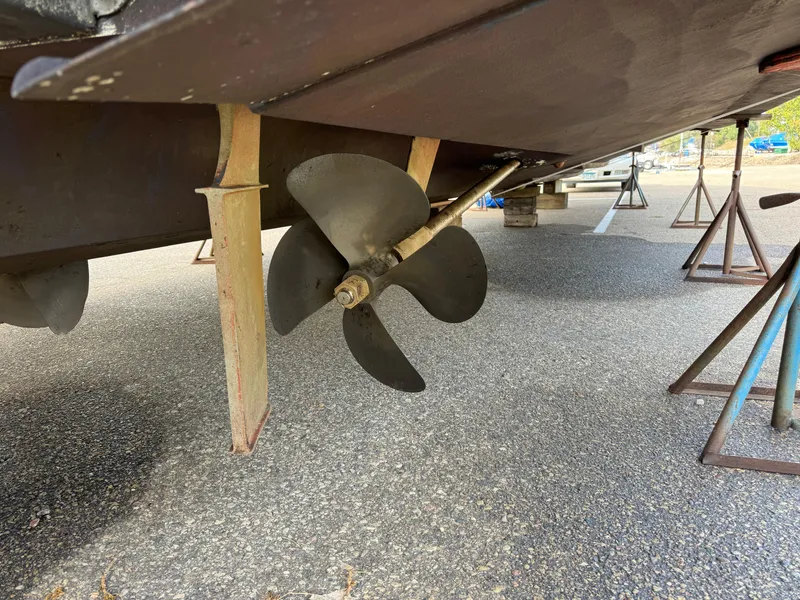 Slide: The Image of Sea Ray 500 Sedan Bridge 2005 - 96