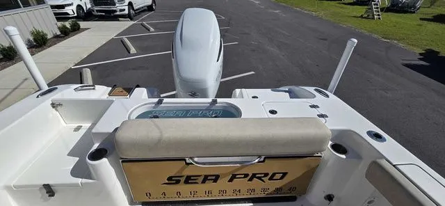 Slide: The Image of Sea Pro 239 DLX Center Console 2021 - 24