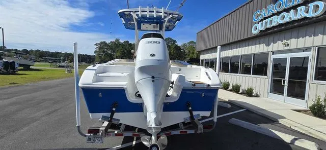 Slide: The Image of Sea Pro 239 DLX Center Console 2021 - 25