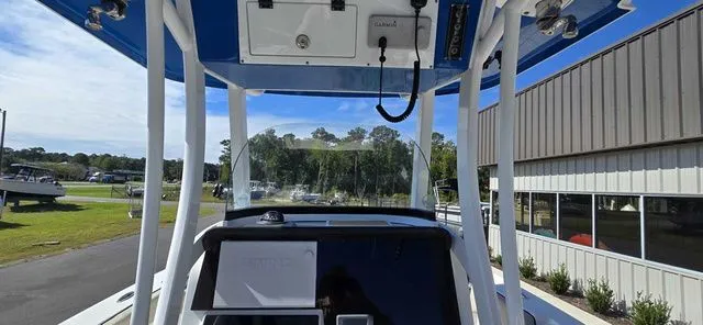 Slide: The Image of Sea Pro 239 DLX Center Console 2021 - 4