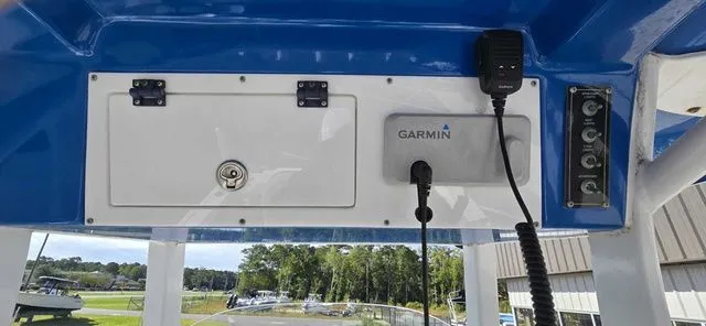 Slide: The Image of Sea Pro 239 DLX Center Console 2021 - 41