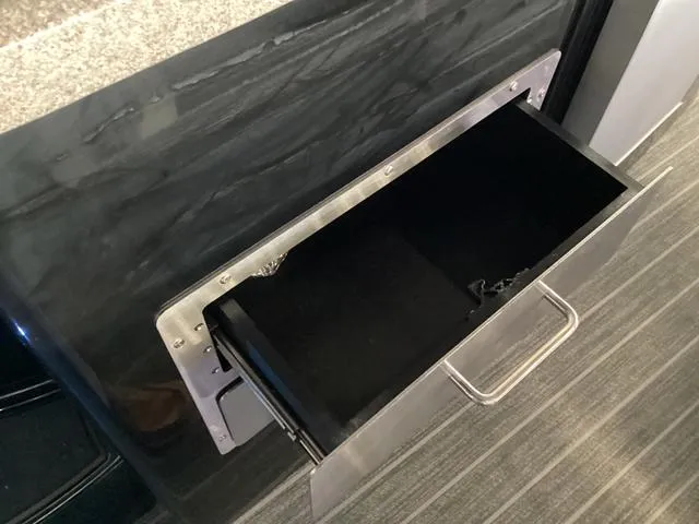 Slide: The Image of Premier 330 Escalante 2025 - 24