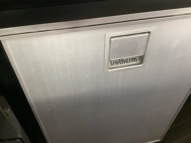 Slide: The Image of Premier 330 Escalante 2025 - 25