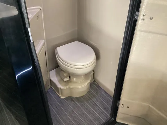 Slide: The Image of Premier 330 Escalante 2025 - 31