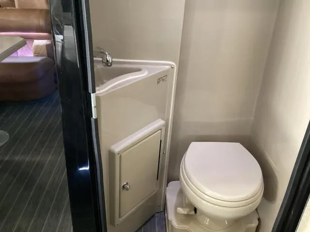 Slide: The Image of Premier 330 Escalante 2025 - 32