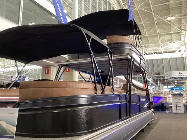 Slide: The Image of Premier 330 Escalante 2025 - 6