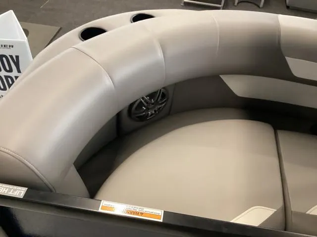 Slide: The Image of Premier 200 Sunscape RF 2025 - 11