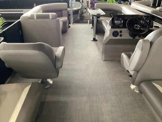 Slide: The Image of Premier 200 Sunscape RF 2025 - 13