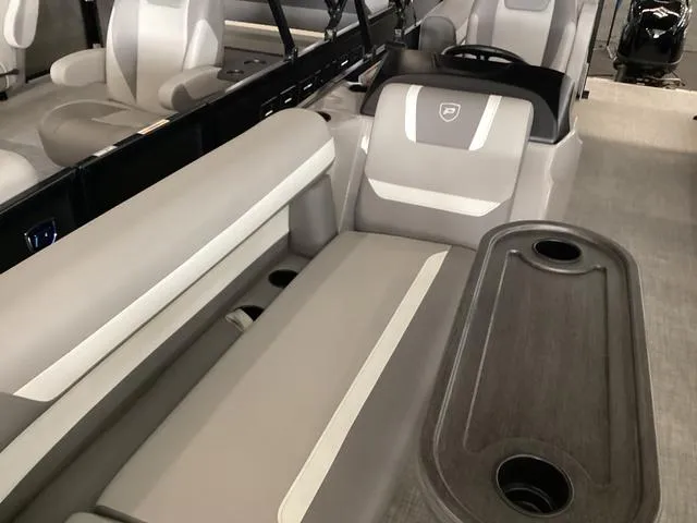 Slide: The Image of Premier 200 Sunscape RF 2025 - 4