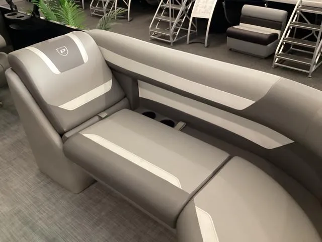 Slide: The Image of Premier 200 Sunscape RF 2025 - 5