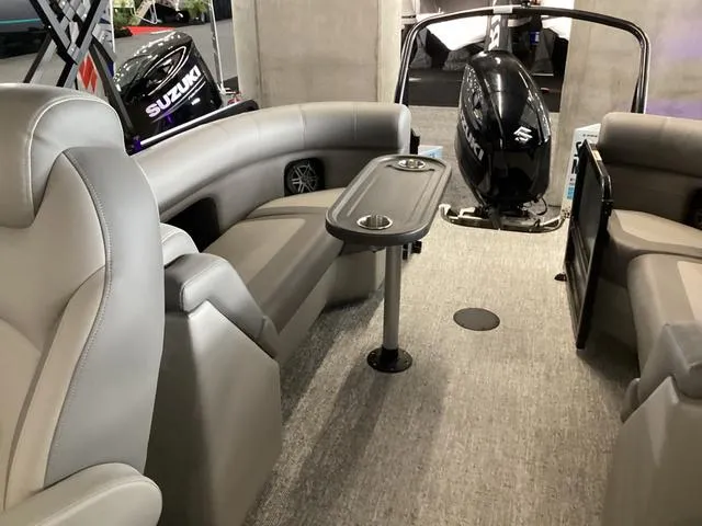 Slide: The Image of Premier 230 SunSation RF 2025 - 14