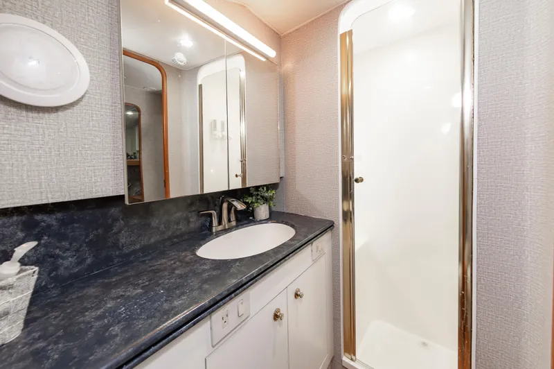 Slide: The Image of Ocean Yachts Super Sport 2005 - 53