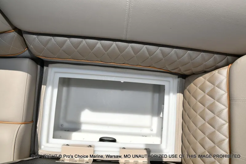 Slide: The Image of Ranger 223FC w/200HP Mercury 4 Stroke 2025 - 56