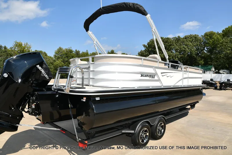 Slide: The Image of Ranger 243C Cruise w/250HP Mercury 4 Stroke 2025 - 12