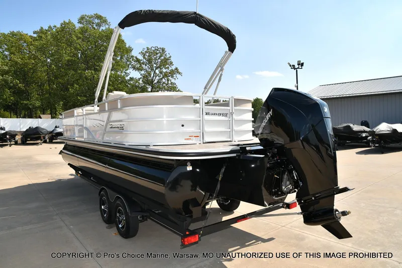 Slide: The Image of Ranger 243C Cruise w/250HP Mercury 4 Stroke 2025 - 16