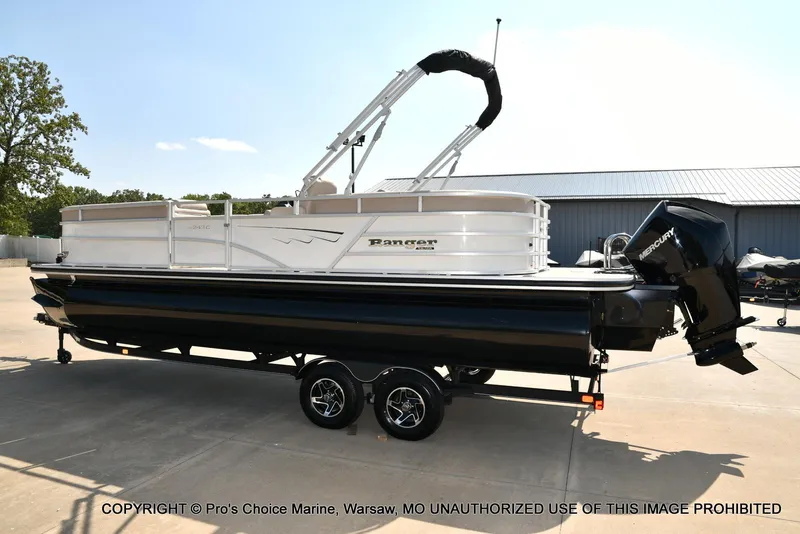 Slide: The Image of Ranger 243C Cruise w/250HP Mercury 4 Stroke 2025 - 17