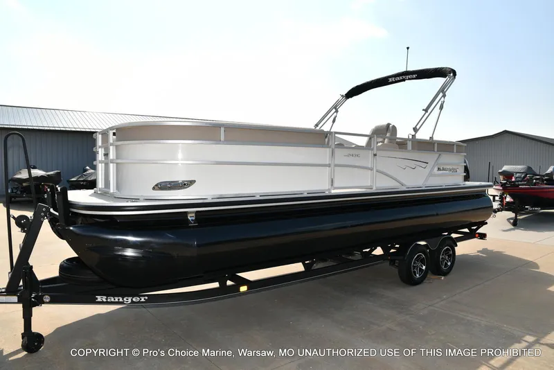 Slide: The Image of Ranger 243C Cruise w/250HP Mercury 4 Stroke 2025 - 19
