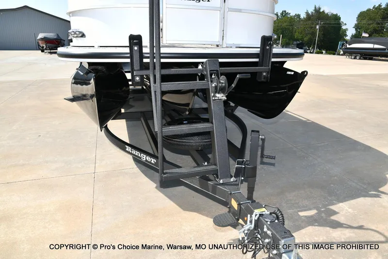 Slide: The Image of Ranger 243C Cruise w/250HP Mercury 4 Stroke 2025 - 21