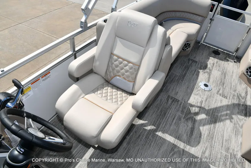 Slide: The Image of Ranger 243C Cruise w/250HP Mercury 4 Stroke 2025 - 25