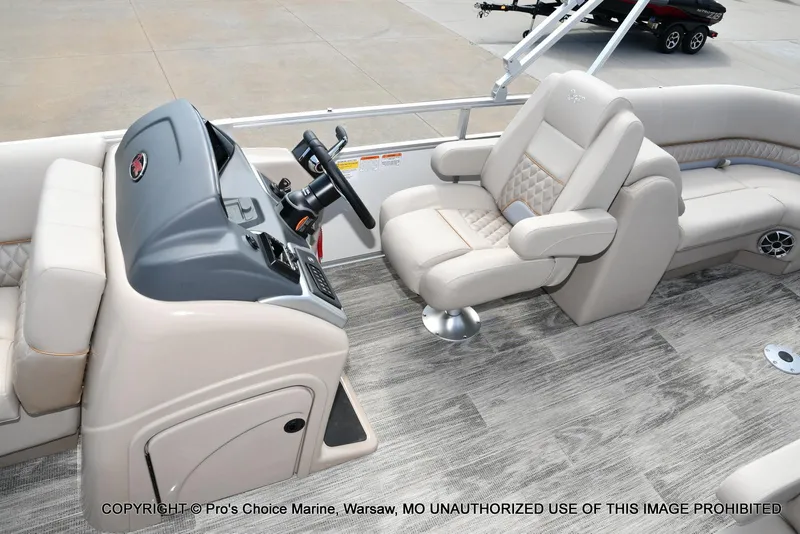 Slide: The Image of Ranger 243C Cruise w/250HP Mercury 4 Stroke 2025 - 27