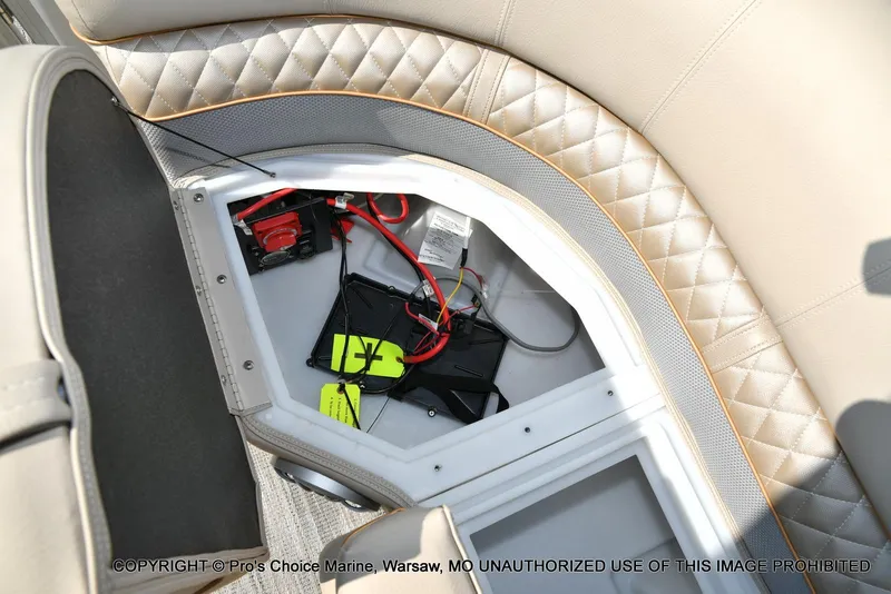 Slide: The Image of Ranger 243C Cruise w/250HP Mercury 4 Stroke 2025 - 50