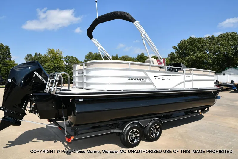 Slide: The Image of Ranger 243C Cruise w/250HP Mercury 4 Stroke 2025 - 69