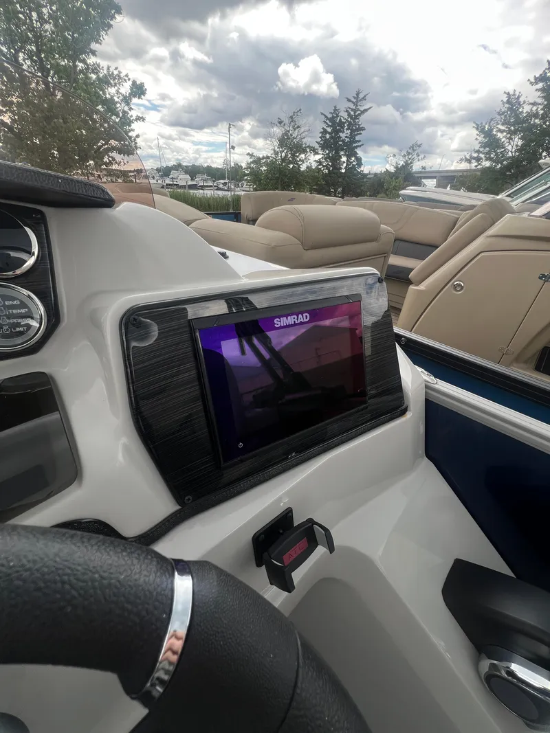 Slide: The Image of Starcraft CX 23 DL BAR 2025 - 13