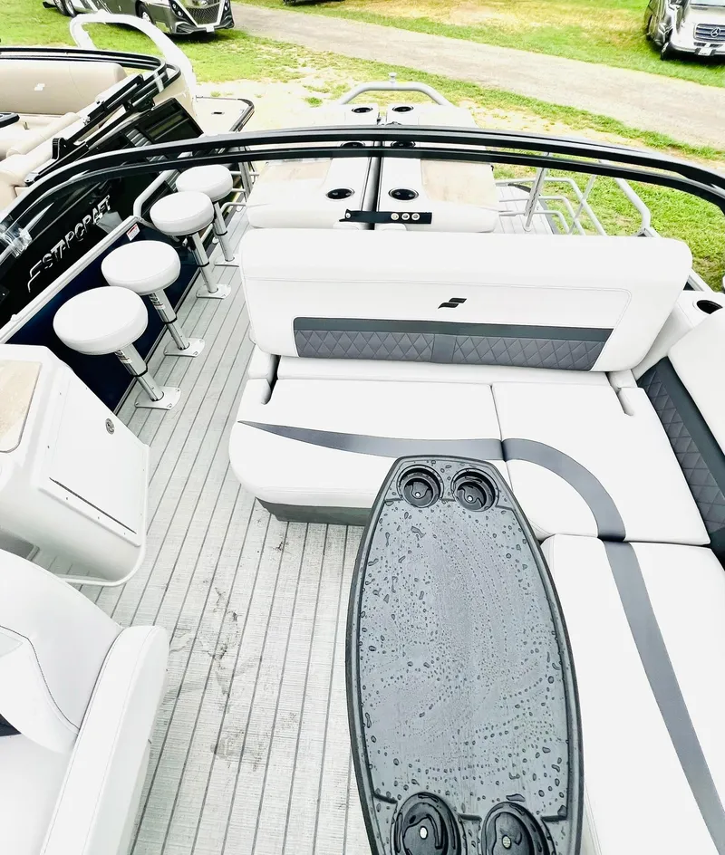 Slide: The Image of Starcraft CX 23 DL BAR 2025 - 23