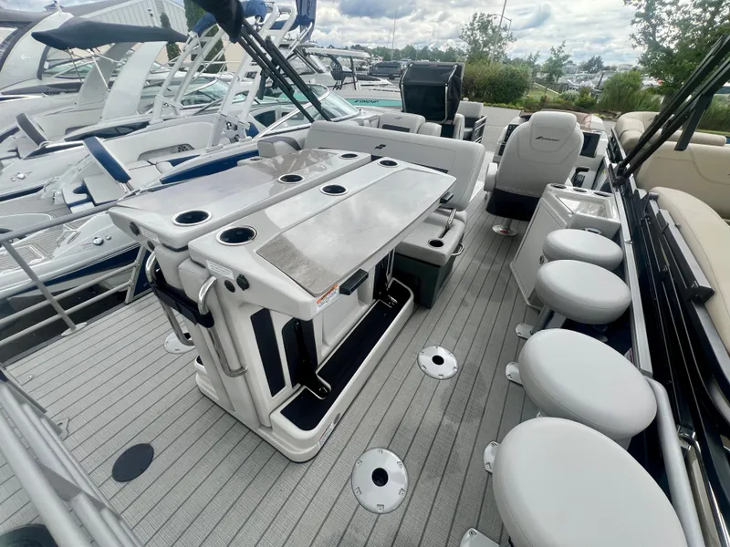 Slide: The Image of Starcraft CX 23 DL BAR 2025 - 6