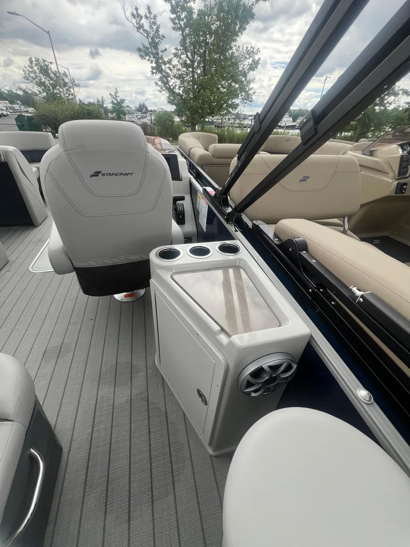 Slide: The Image of Starcraft CX 23 DL BAR 2025 - 8