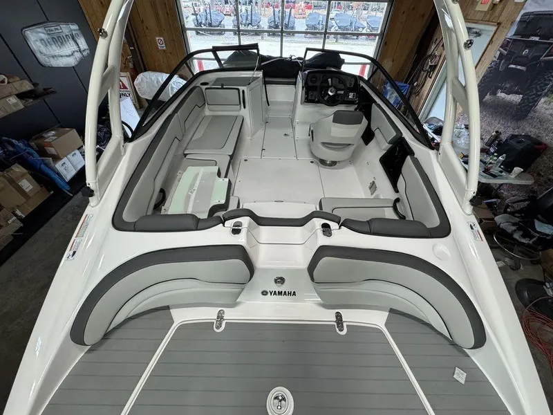 Slide: The Image of Yamaha AR190 2025 - 3