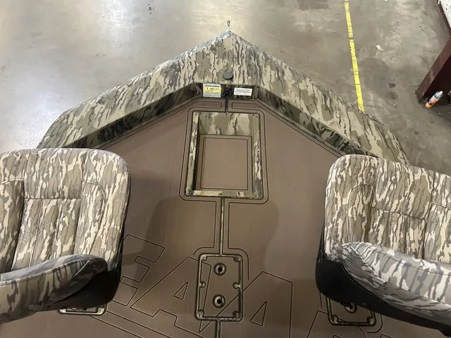 Slide: The Image of SeaArk Flex 19 W/Suzuki 115 2025 - 10