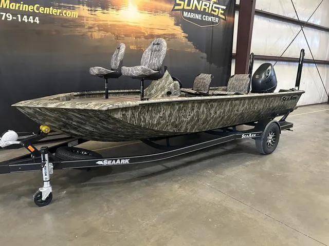 Slide: The Image of SeaArk Flex 19 W/Suzuki 115 2025 - 2