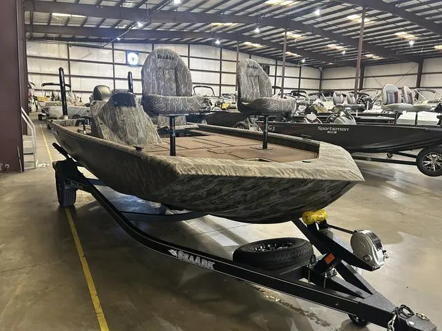 Slide: The Image of SeaArk Flex 19 W/Suzuki 115 2025 - 3