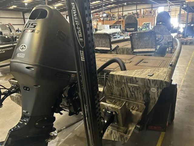 Slide: The Image of SeaArk Flex 19 W/Suzuki 115 2025 - 4