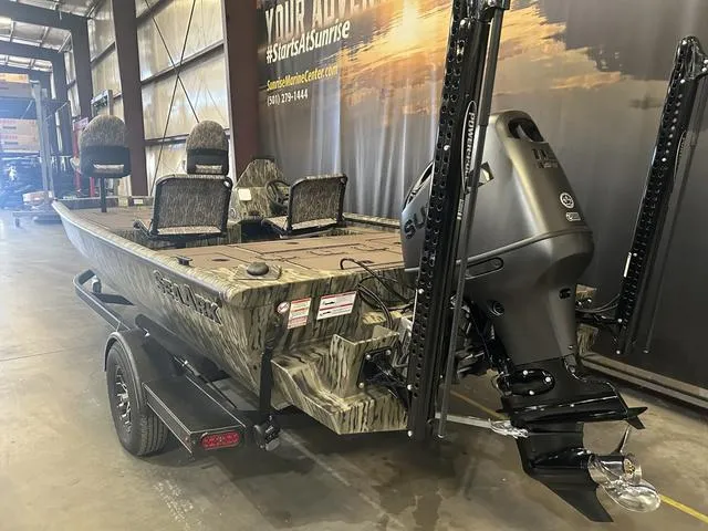 Slide: The Image of SeaArk Flex 19 W/Suzuki 115 2025 - 5