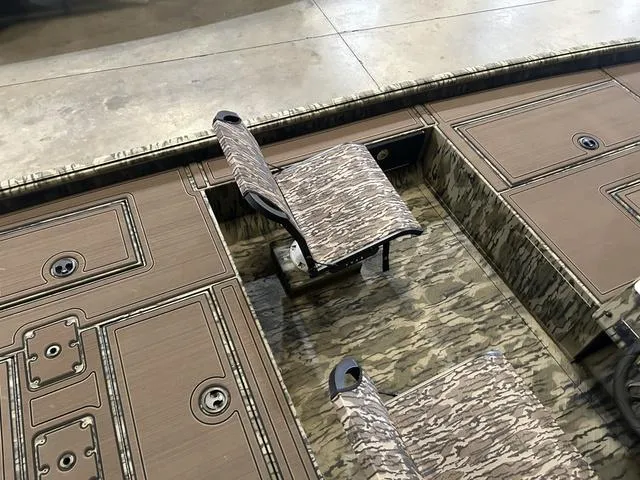 Slide: The Image of SeaArk Flex 19 W/Suzuki 115 2025 - 9