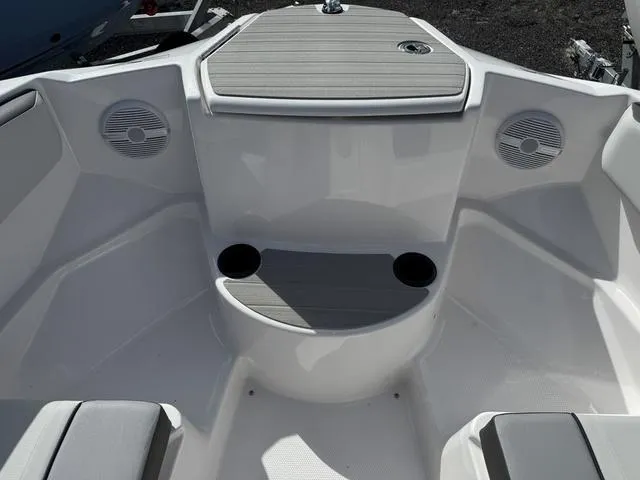 Slide: The Image of Yamaha AR220 2025 - 11